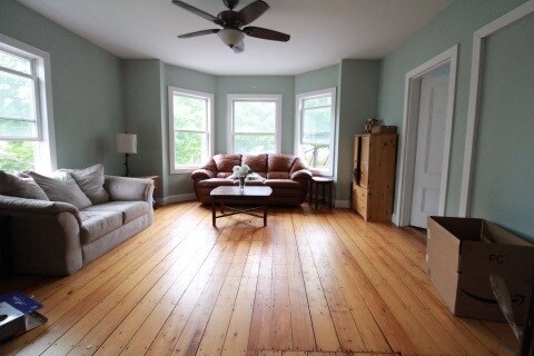 Foto del edificio - 152 Washburn Ave