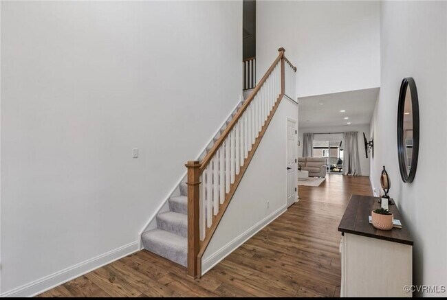 Foto del edificio - 7048 Dunton Rd
