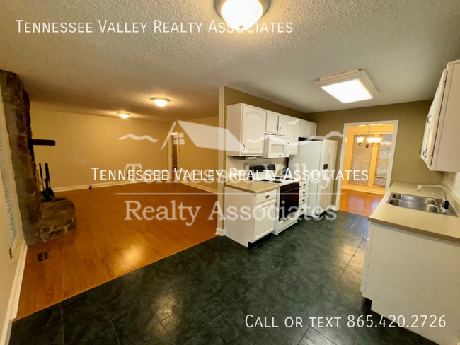 Photo - 1622 Colonade Rd House