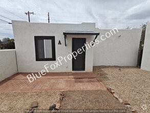 Building Photo - 3401 E Bermuda St