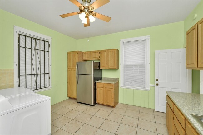 Foto del edificio - 30 Euclid Ave