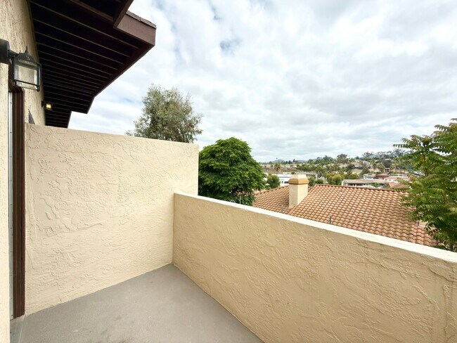 Foto del edificio - Spacious 2 Bedroom Corner Unit