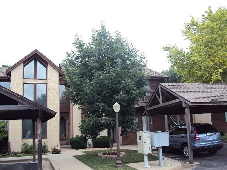 Primary Photo - 4831 Horton St