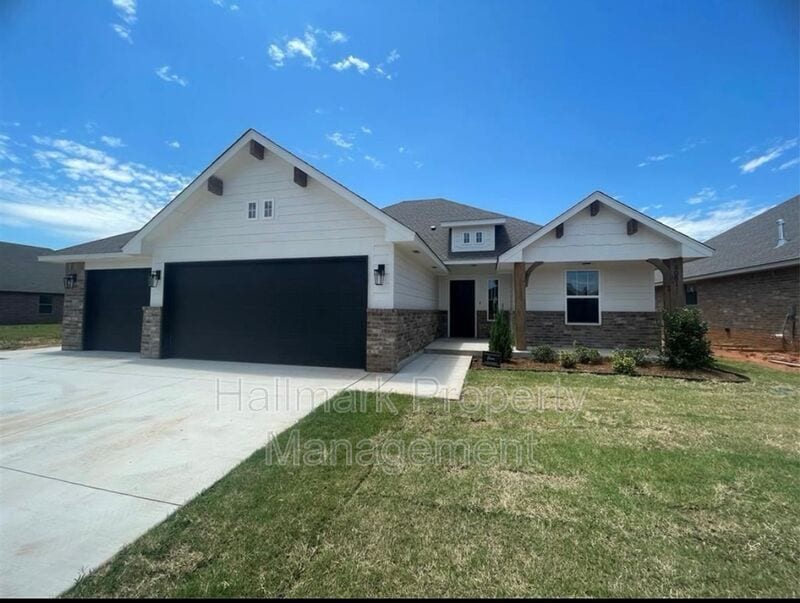 Primary Photo - 5001 Misty Wood Ln