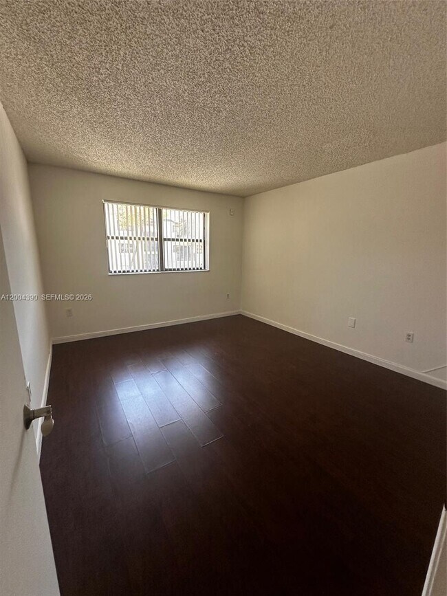 Foto del edificio - 7220 NW 179th St