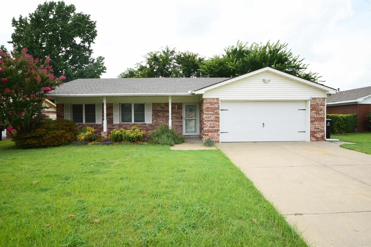 Primary Photo - 1608 S 1st Pl