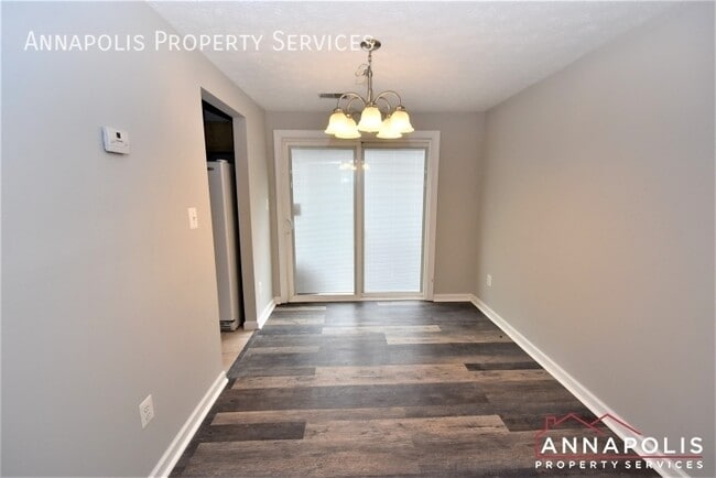 Building Photo - 413 master derby court