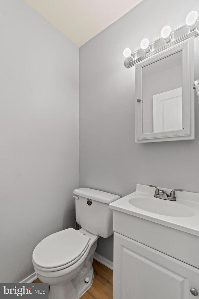Building Photo - 8842 Oak Hollow Ct