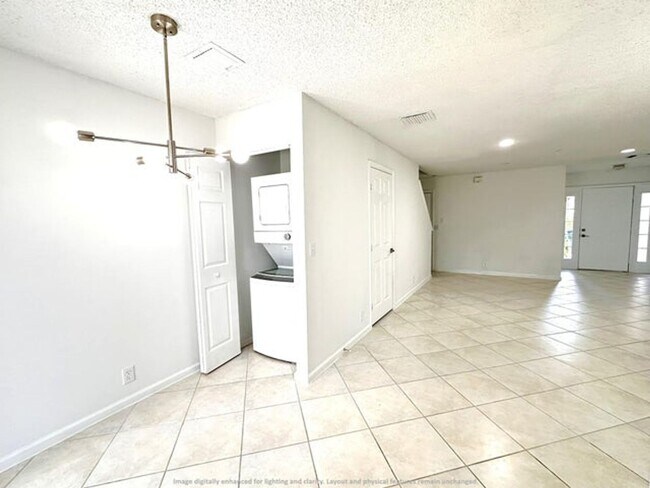 Building Photo - 703 Crosswinds Dr