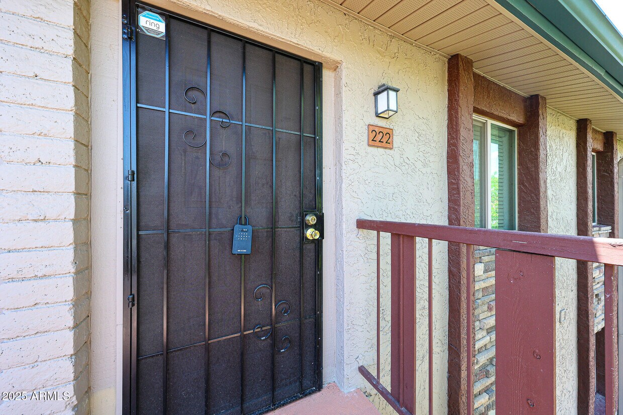Primary Photo - 4354 N 82nd St