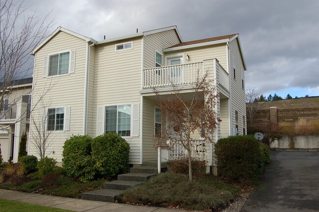 Building Photo - 14963-15045 SE Elm Park Dr