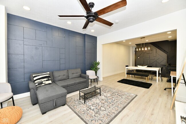 Foto del edificio - 1210 S Senate Ave