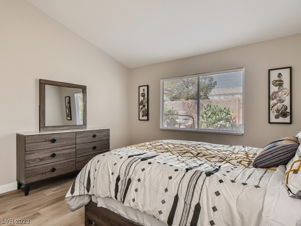 Foto del edificio - 7025 Feather Pine St