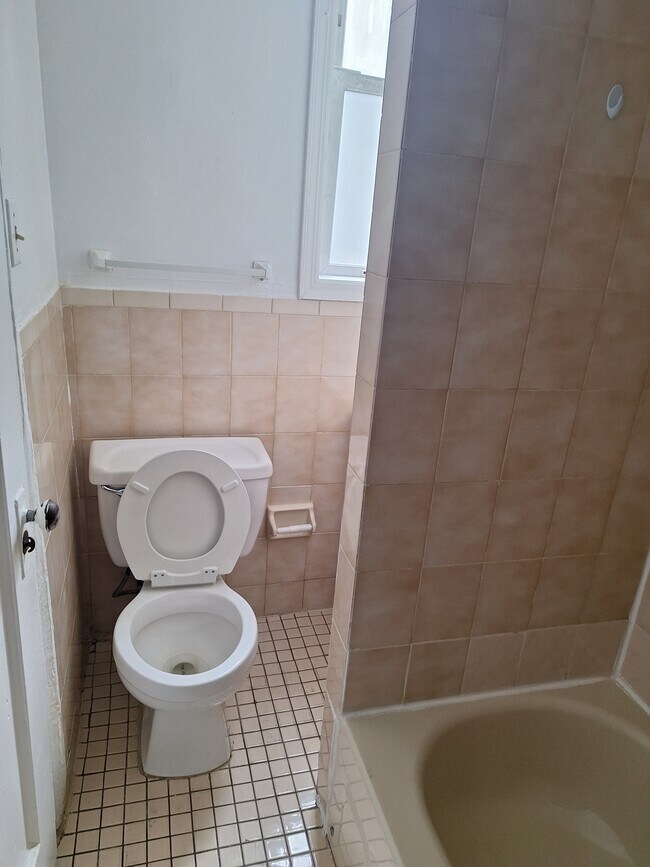 Foto del edificio - 3814 111th St