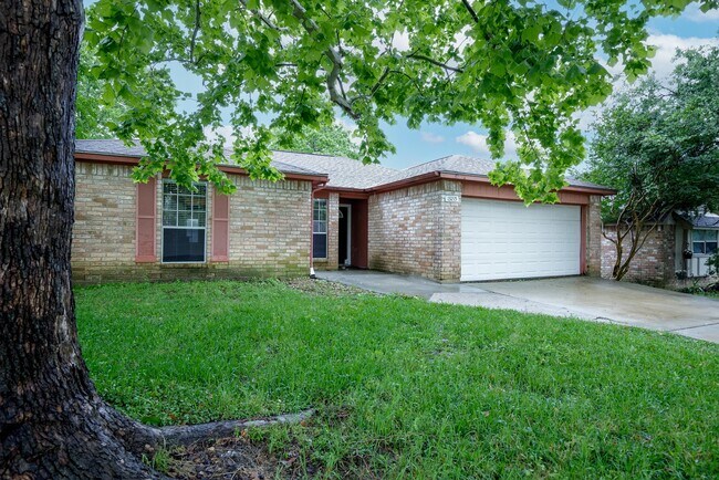 Foto del edificio - 13215 Lake Breeze Ln