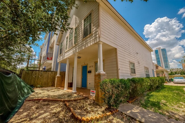 Building Photo - 2810 Austin St