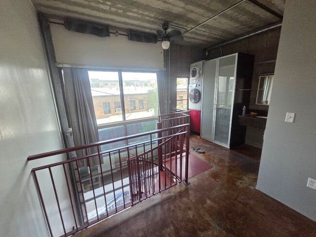 Building Photo - Modern Pet-Friendly 1-Bedroom Condo in Prime Salt Lake City Location with In-Unit Washer/Dryer & ...