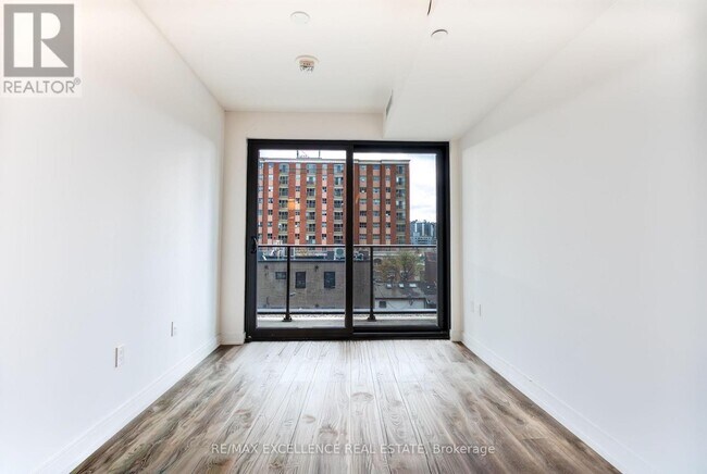 Photo du bâtiment - 1 Jarvis St