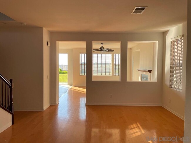 Foto del edificio - 5150 Bay Crest Ln