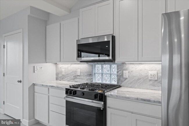 Building Photo - 1345 Ellicott Ave