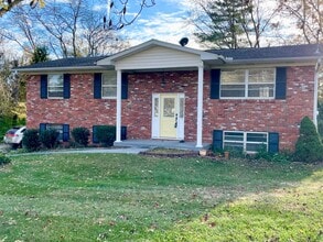 Building Photo - 129 Newport Rd