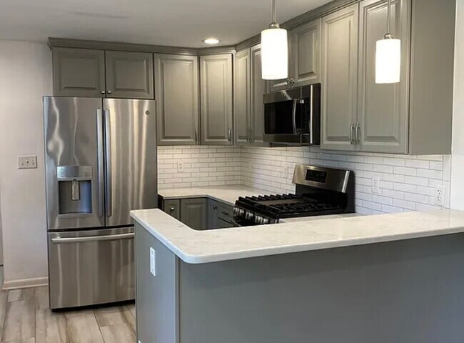 Foto del edificio - 9355 Glenellen Dr