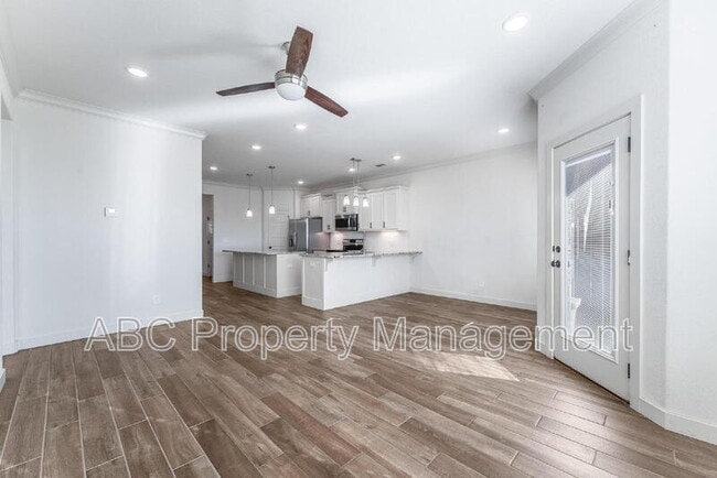 Photo - 3307 SW Hillstone Ave House