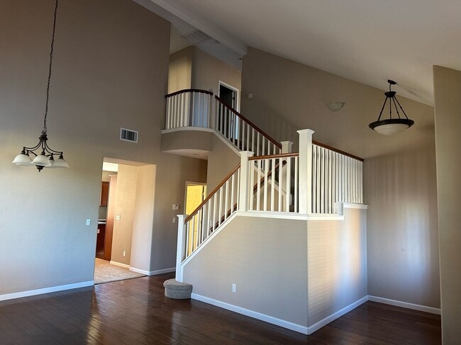 Building Photo - 1546 N Oliveto Ct
