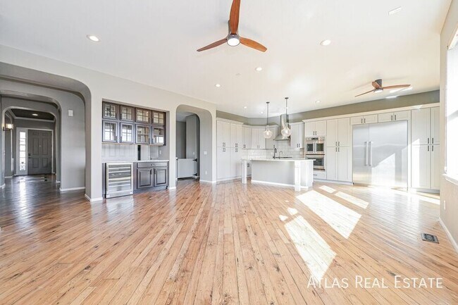 Foto del edificio - 6242 S Oak Hill Ct