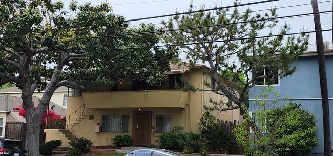 Building Photo - 5037 Cahuenga Blvd