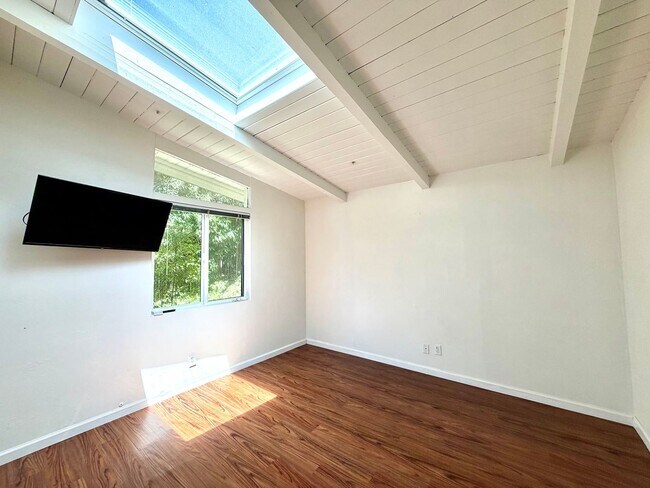 Foto del edificio - Mid Century Modern 2 bdrm 1 bath