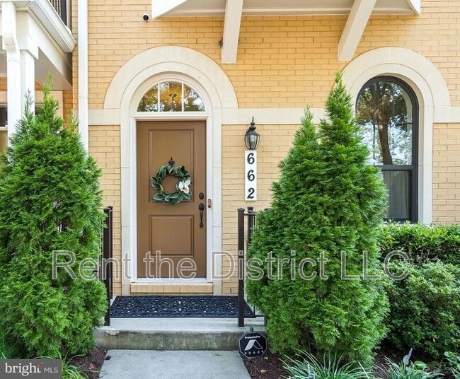 Photo - 662 Kenneth St NE Townhome