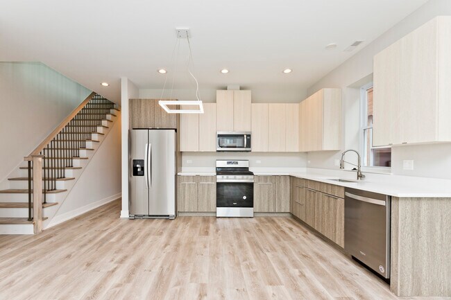 Foto del edificio - 2725 N Ashland Ave