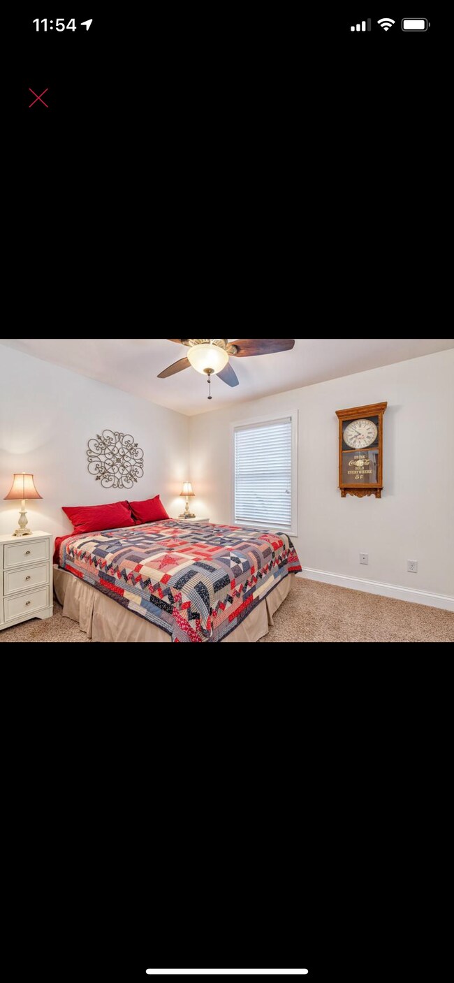 Building Photo - 3321 Belden Dr NE