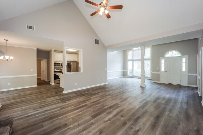 Building Photo - 12 Sleepy Hollow Ct