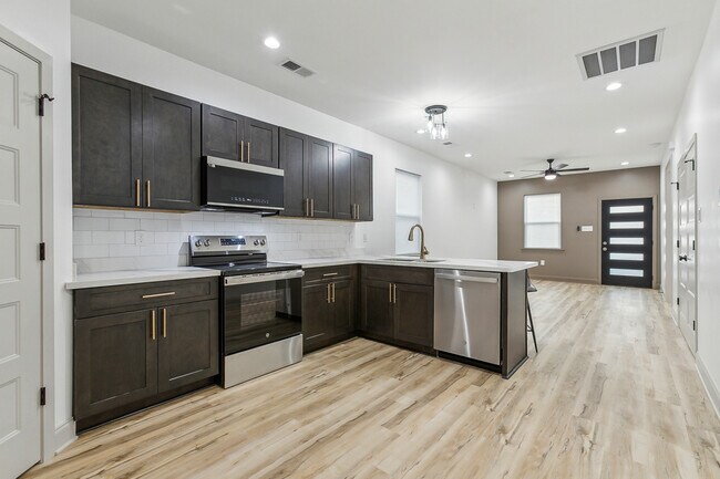 Foto del edificio - 3923 Clematis St