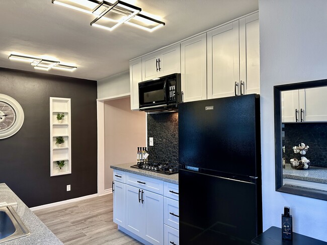 kitchen - 1220 N Cordova St