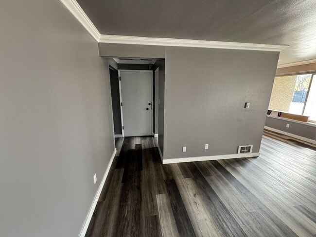Interior Photo - Arise Highline
