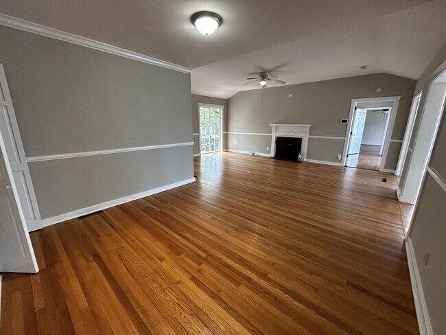 Foto del edificio - 101 E Lewis Rd