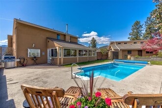Building Photo - 2579 Pineridge Pl