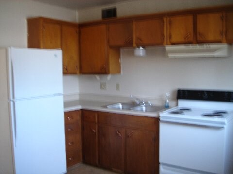  - 5621 N Northwood Rd