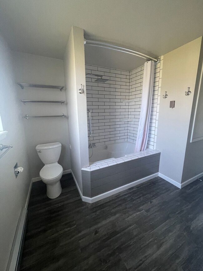 Foto del edificio - Large Home in peaceful setting