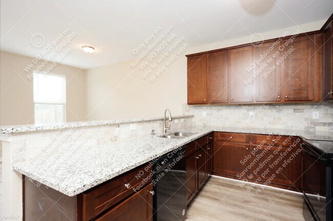 Building Photo - 3 br, 3 bath House - 5835 Taka Ln