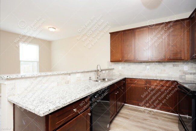 Foto del edificio - 3 br, 3 bath House - 5835 Taka Ln