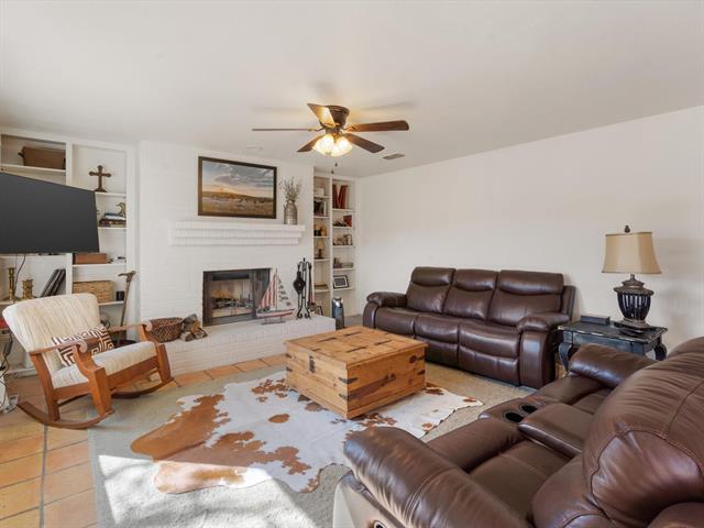 Foto del edificio - 1752 Lakefront Dr