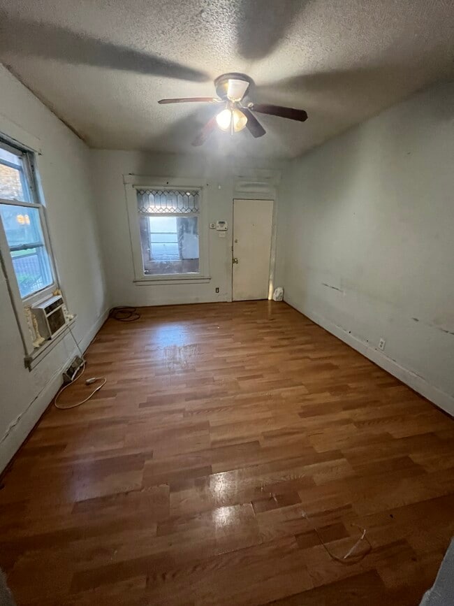 Building Photo - 1700 S Stanley St