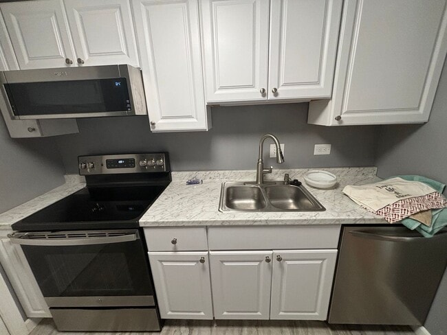 Foto del edificio - Remodeled Ground Level Condo off Rivermont