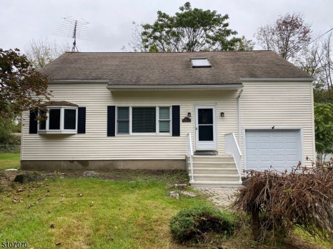 Primary Photo - 127 Decker Pond Rd