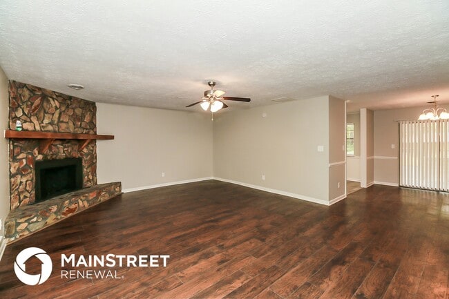 Foto del edificio - 155 Hunt Ridge Dr