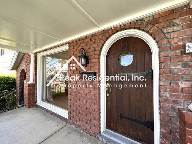Foto del edificio - Charming East Sacramento 1bd/1ba - Must See!